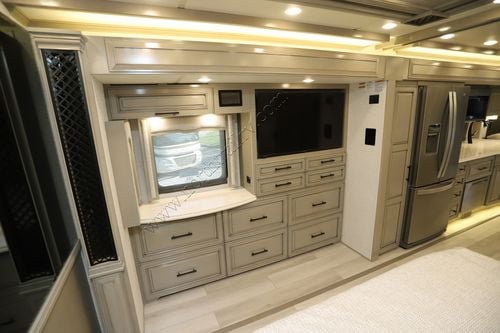 2024 Newmar London Aire 4521
