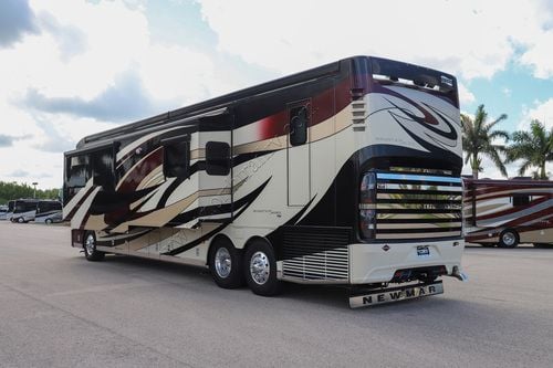 2017 Newmar Mountain Aire 4519
