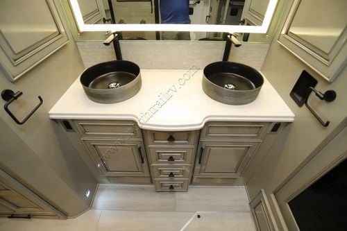 2024 Newmar London Aire 4521