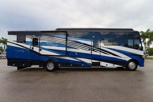 2024 Newmar Canyon Star 3947