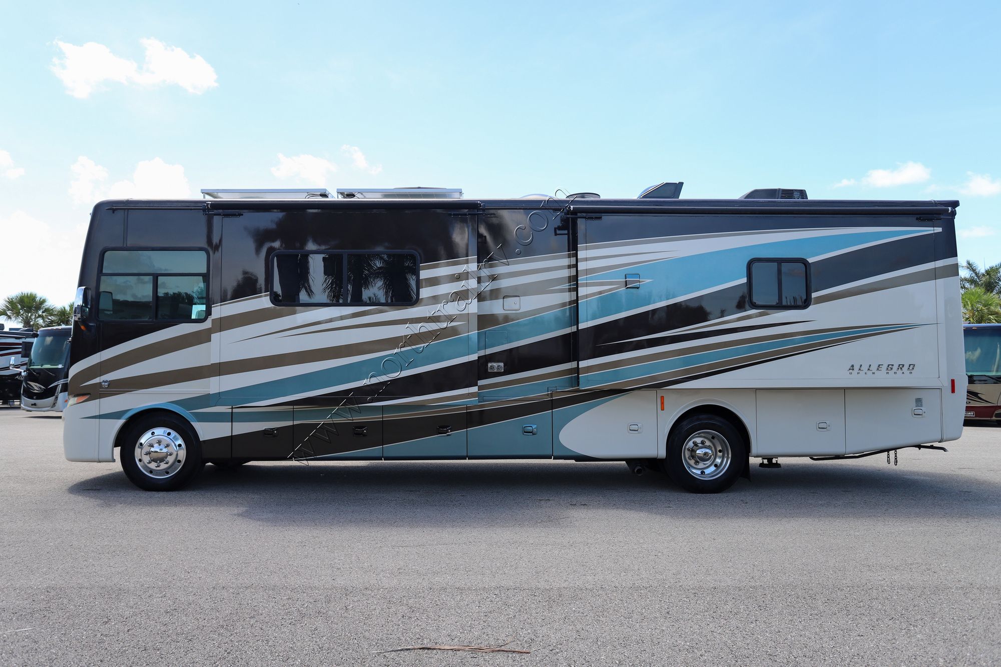 Used 2017 Tiffin Motor Homes Allegro 34PA Class A  For Sale