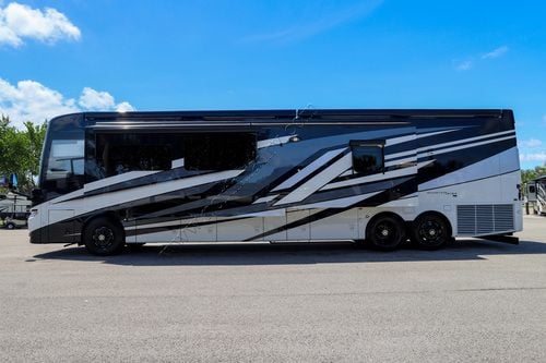 2026 Newmar Mountain Aire 4551