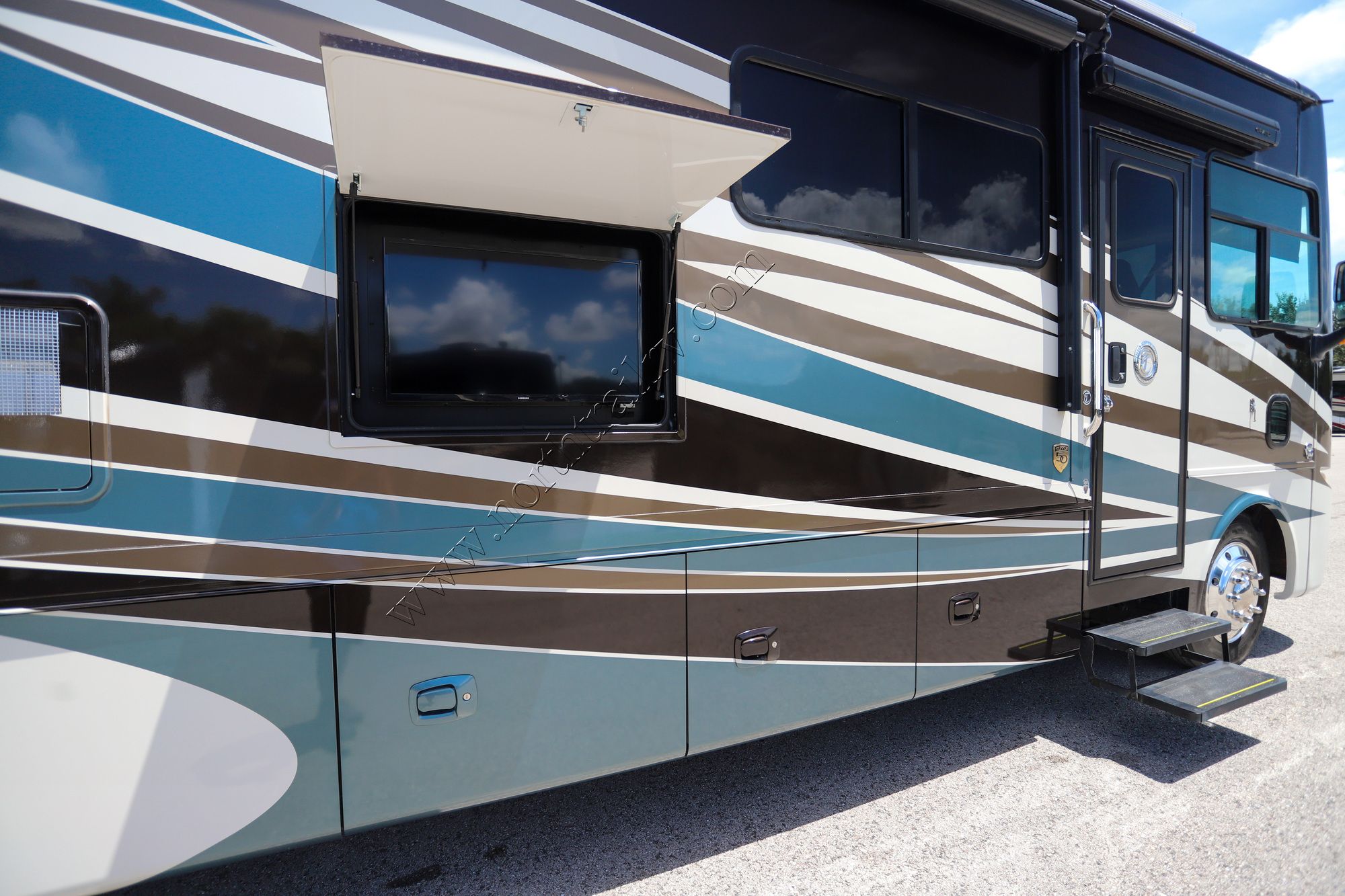 Used 2017 Tiffin Motor Homes Allegro 34PA Class A  For Sale