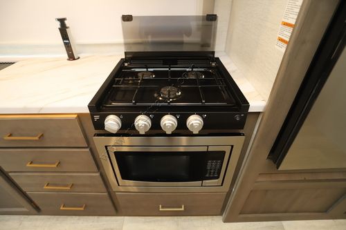 2025 Thor Chateau 24LT