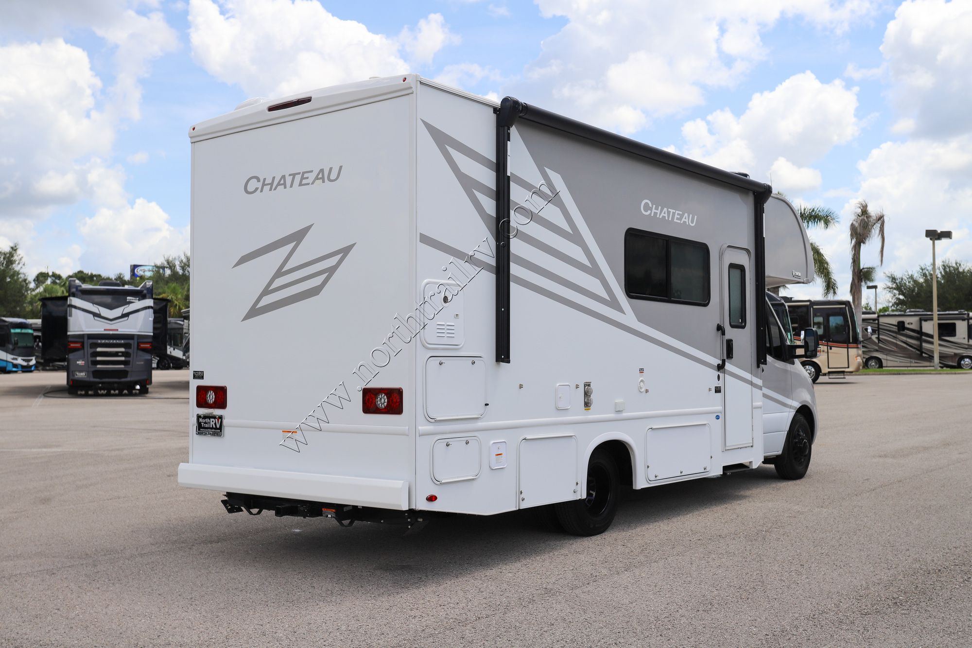 Used 2025 Thor Chateau 24LT Class C  For Sale