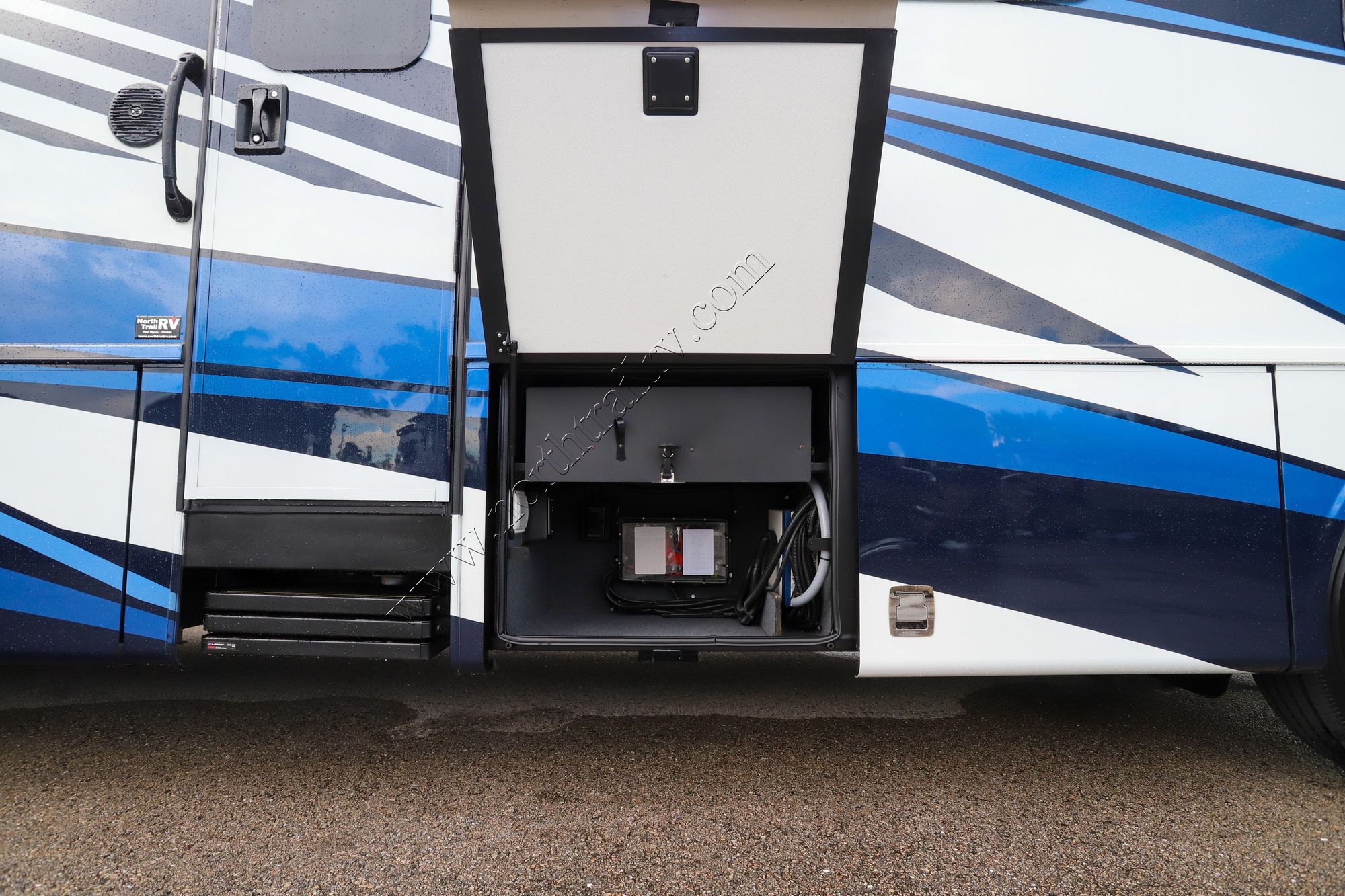 Used 2024 Newmar Canyon Star 3947 Class A  For Sale