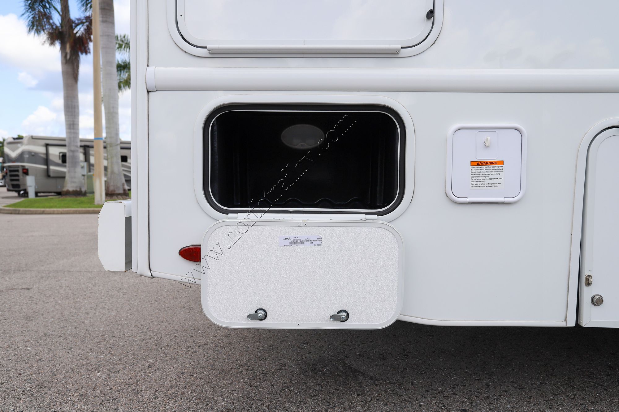 Used 2025 Thor Chateau 24LT Class C  For Sale