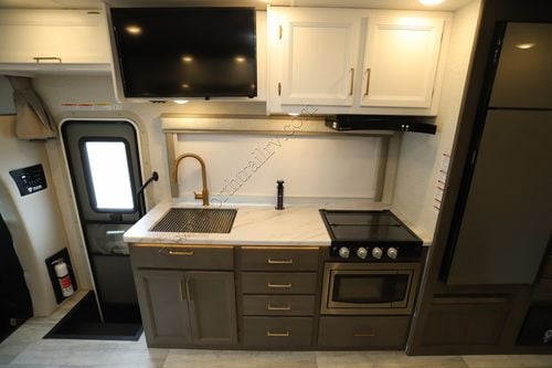 2025 Thor Chateau 24LT