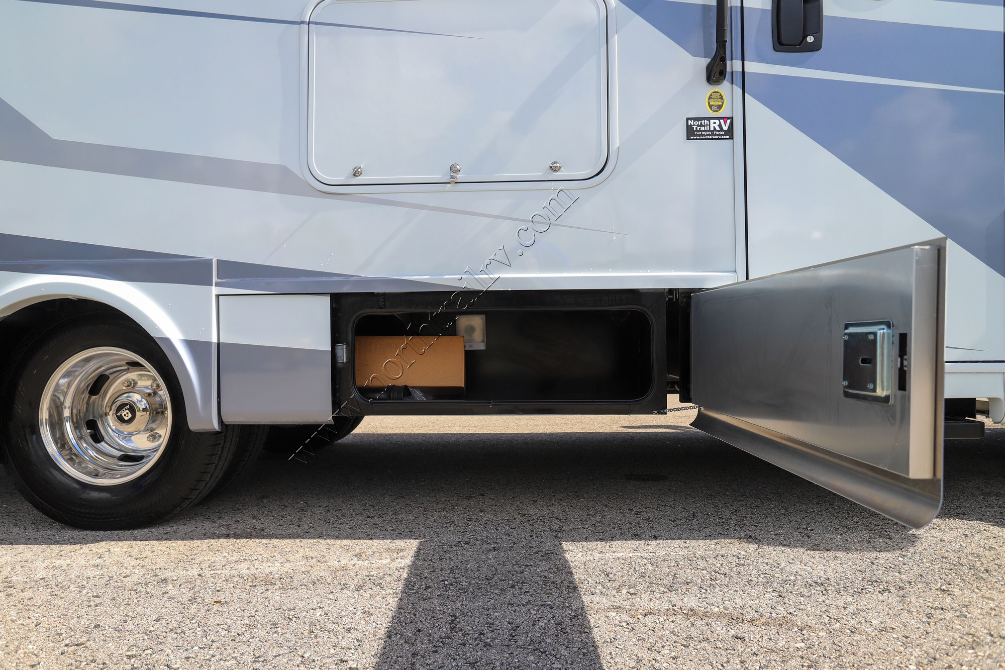 New 2026 Tiffin Motor Homes Wayfarer 25XPW Class C  For Sale