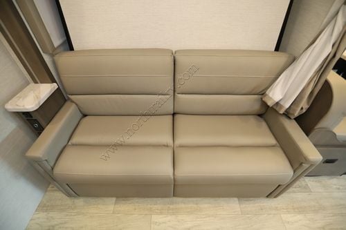 2025 Thor Chateau 24LT
