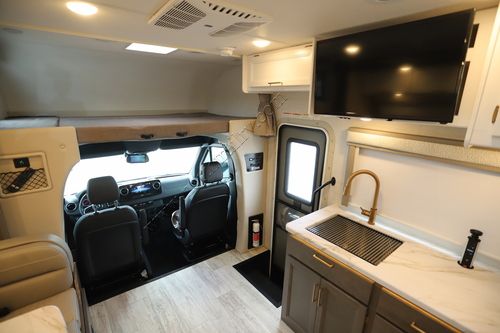 2025 Thor Chateau 24LT