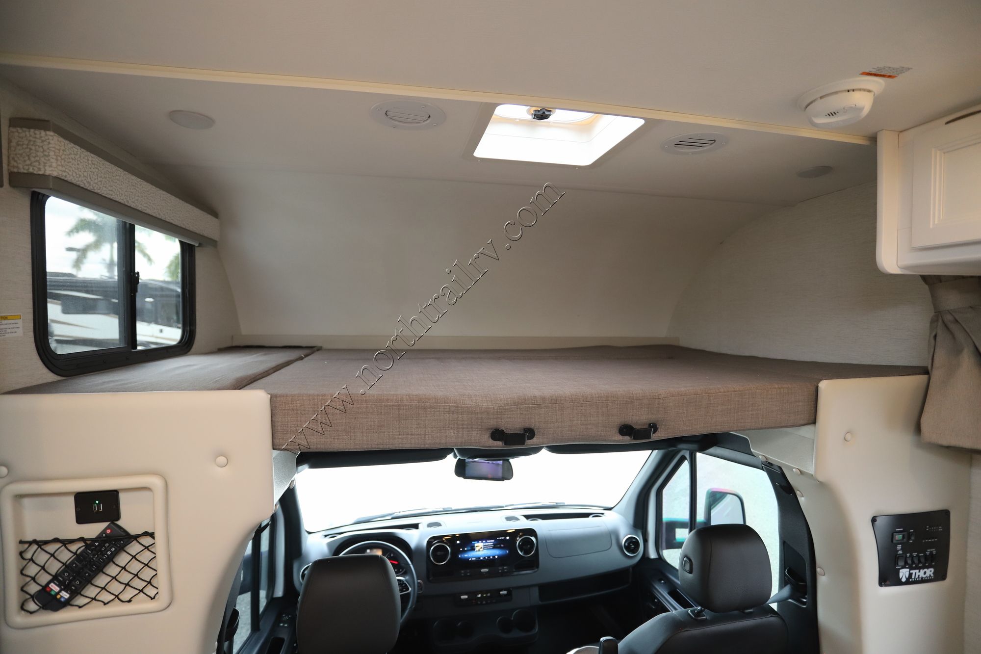 Used 2025 Thor Chateau 24LT Class C  For Sale