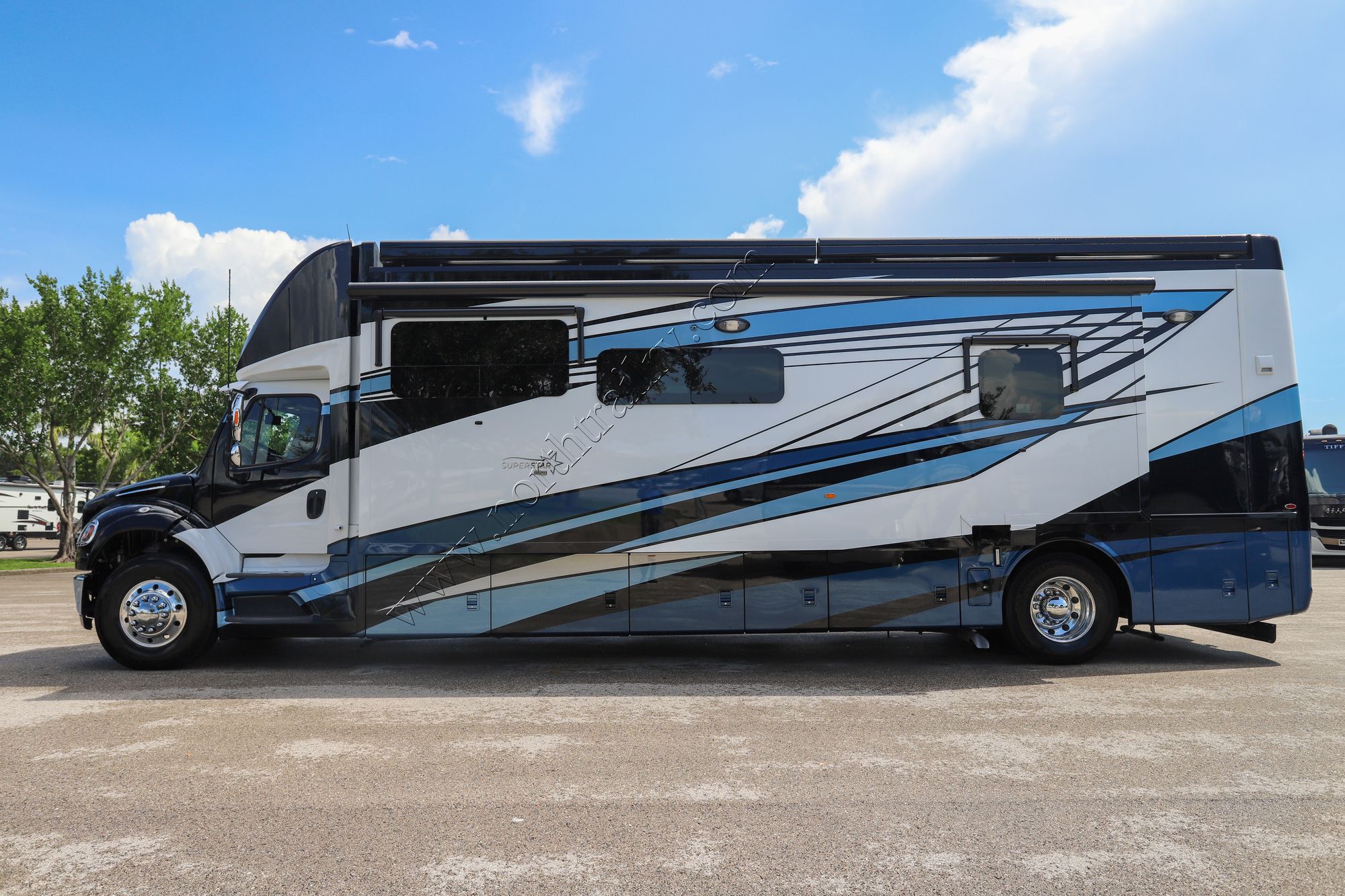 Used 2024 Newmar Super Star 3731 Super C  For Sale