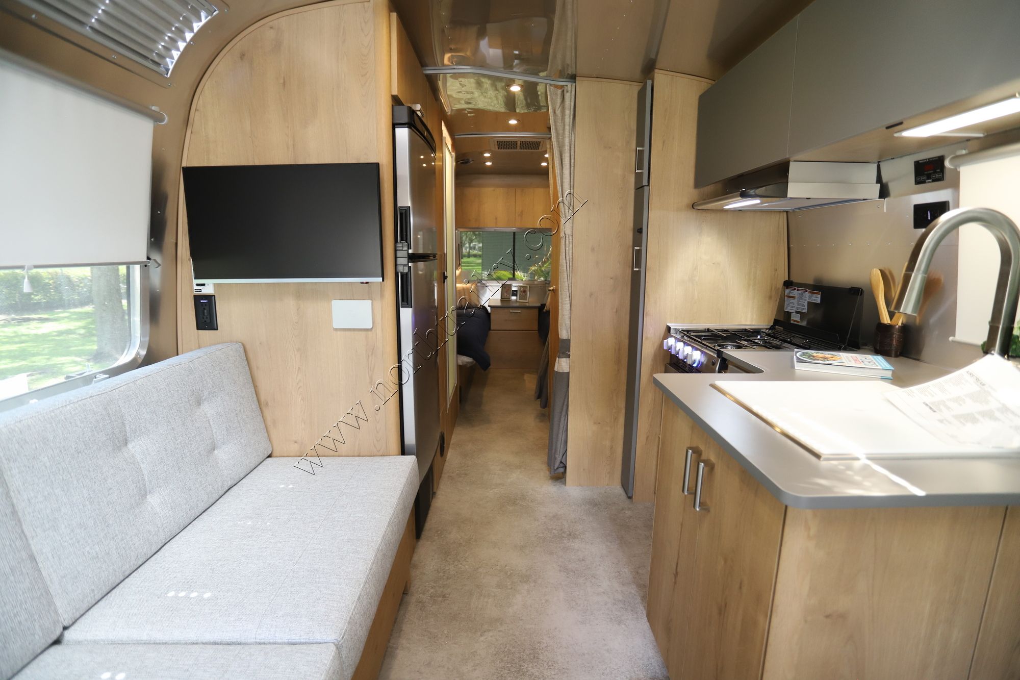 New 2026 Airstream Trade Wind 25FB Travel Trailer  For Sale