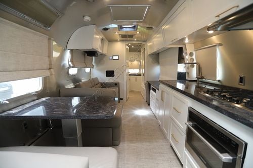 2023 Airstream Classic 33FBT