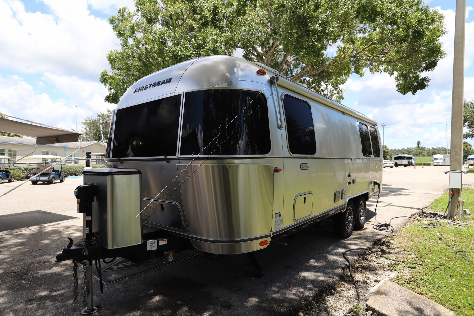 New 2026 Airstream Trade Wind 25FB Travel Trailer  For Sale
