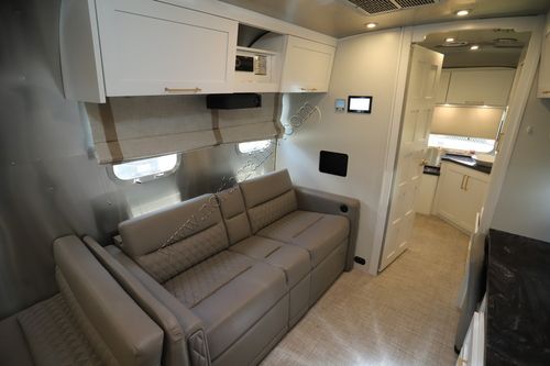 2023 Airstream Classic 33FBT