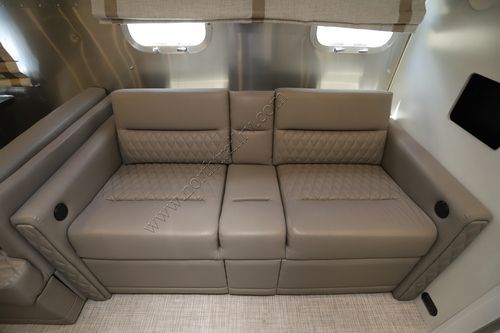 2023 Airstream Classic 33FBT