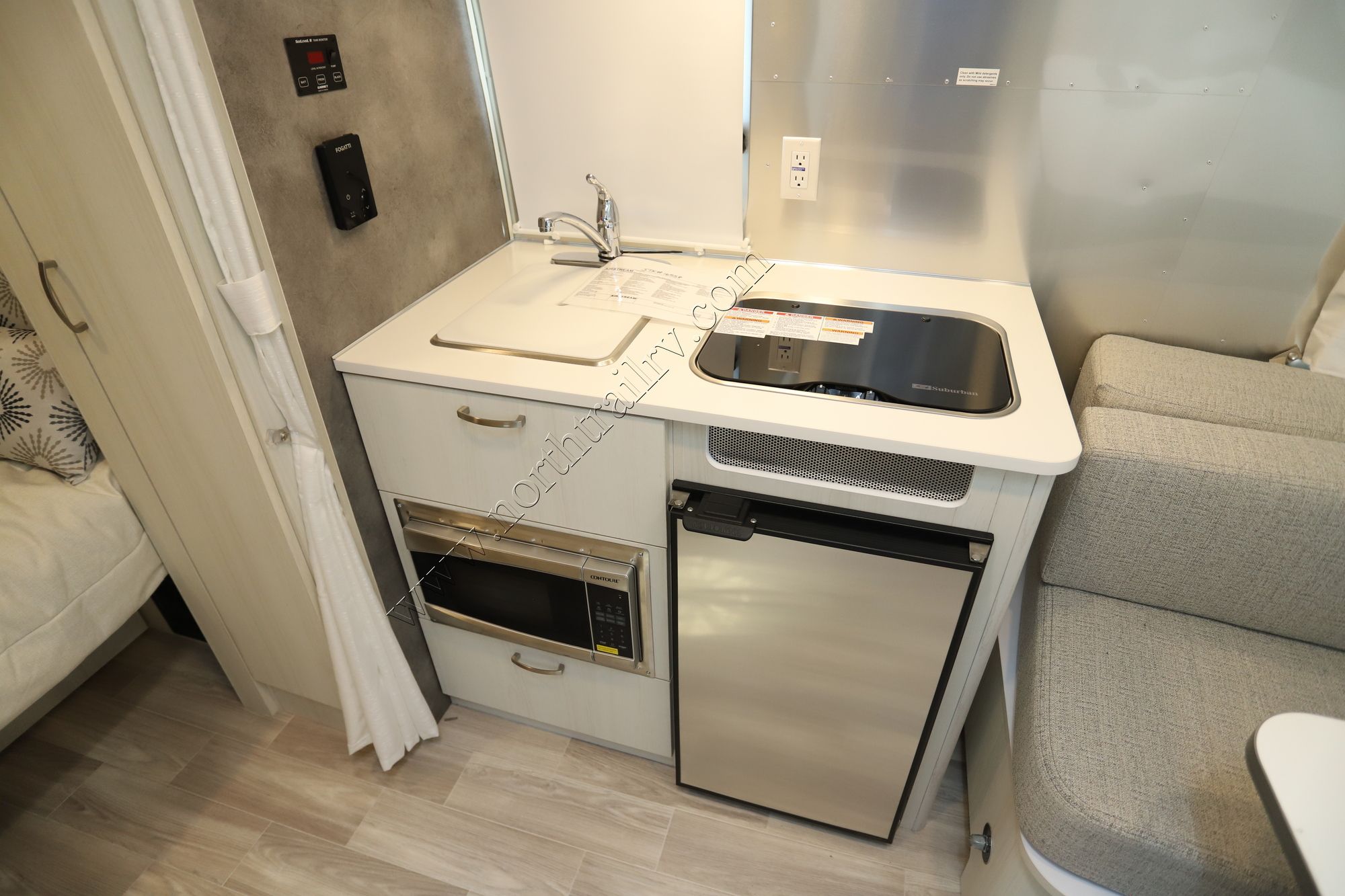 New 2026 Airstream Bambi 16RB Travel Trailer  For Sale