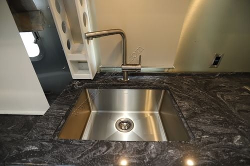 2023 Airstream Classic 33FBT