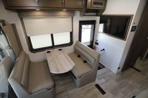 2024 Dynamax Europa 32KD