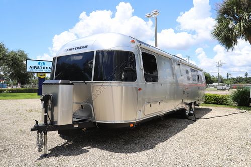 2023 Airstream Classic 33FBT