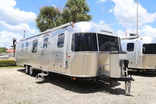 2023 Airstream Classic 33FBT