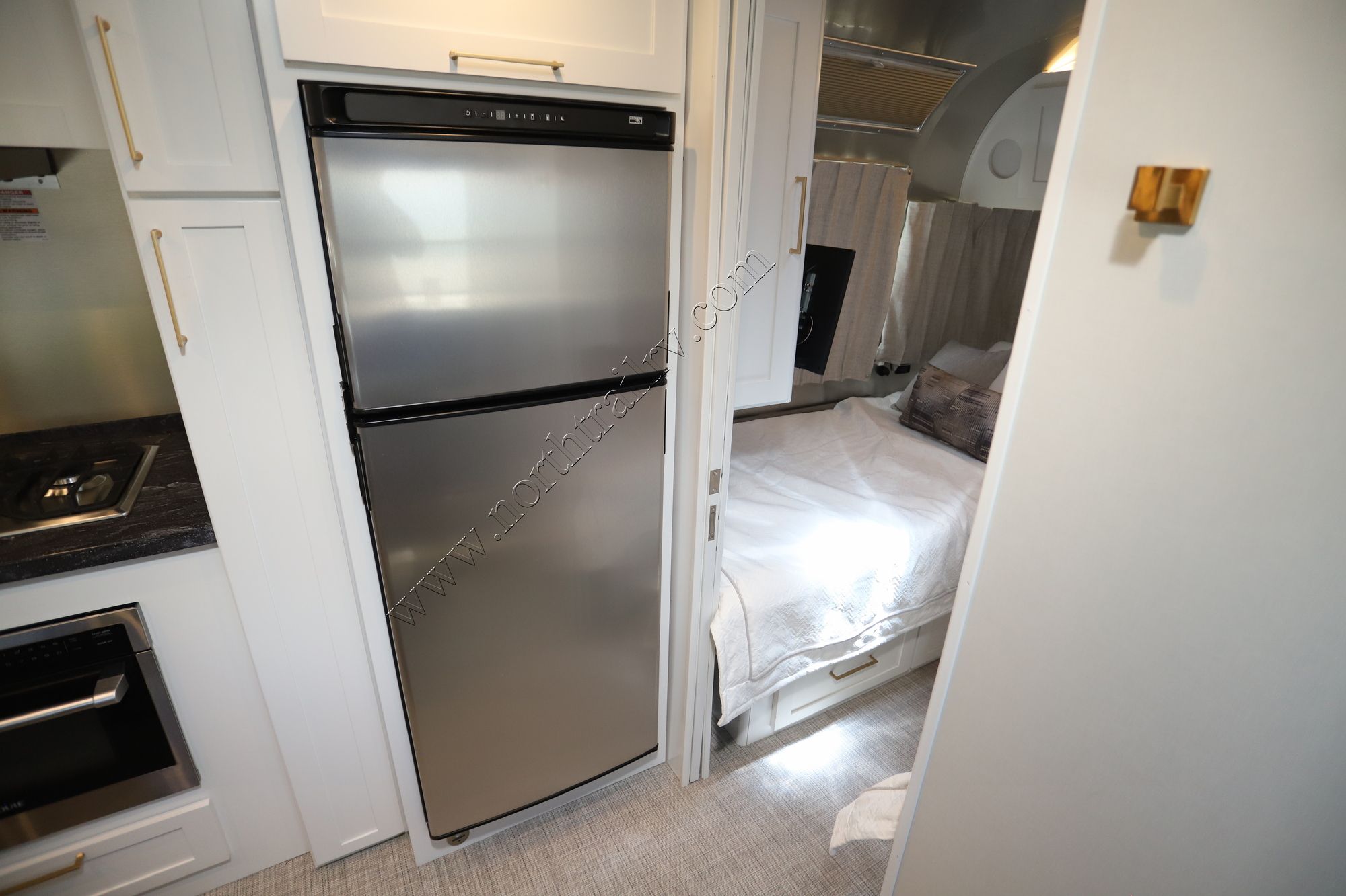 2023 Airstream Classic 33FBT Travel Trailer Used  For Sale