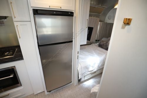 2023 Airstream Classic 33FBT