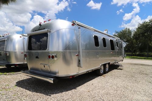 2023 Airstream Classic 33FBT