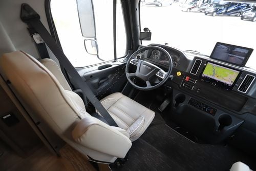 2024 Dynamax Europa 32KD