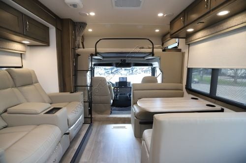 2024 Dynamax Europa 32KD