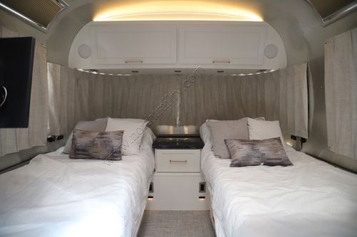 2023 Airstream Classic 33FBT