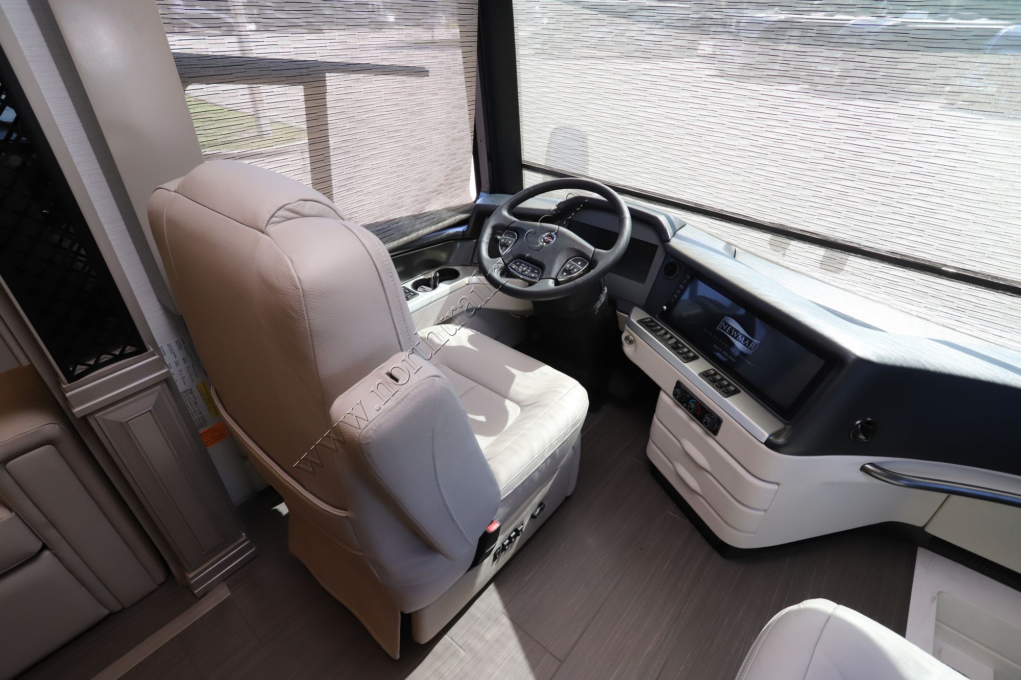 New 2026 Newmar London Aire 4540 Class A  For Sale