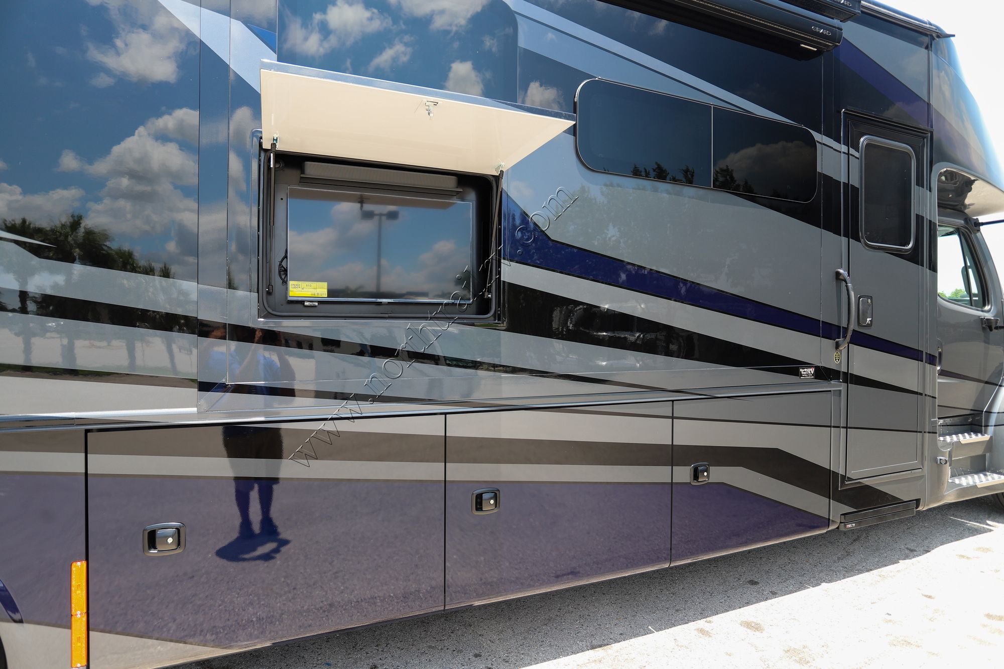 Used 2025 Tiffin Motor Homes Allegro Bay 38AB Super C  For Sale