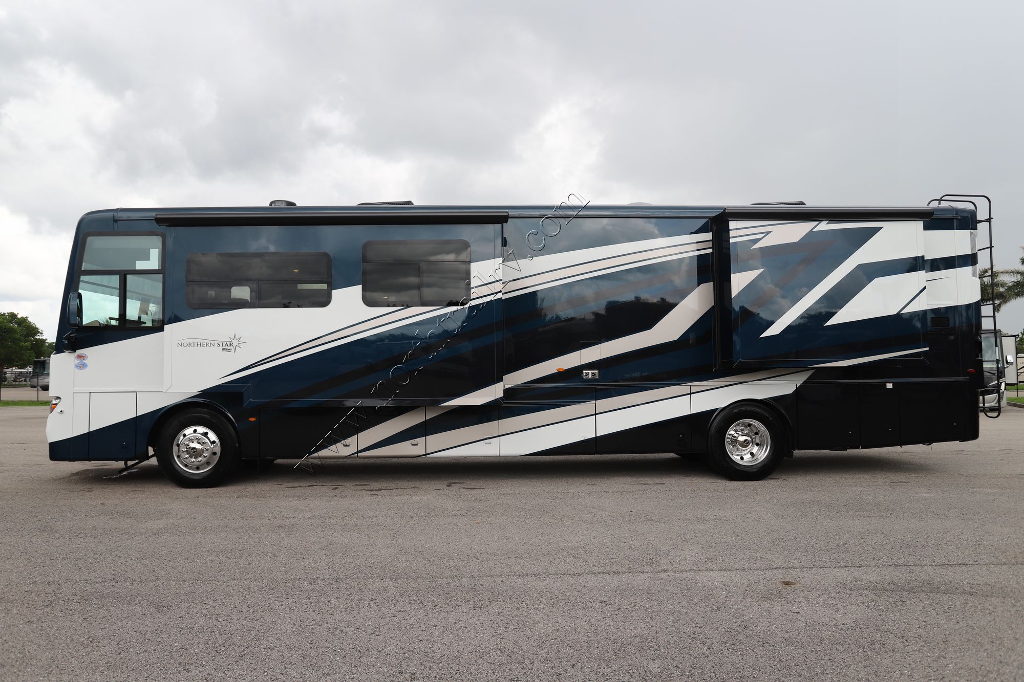 New 2026 Newmar Northern Star 4011 Class A  For Sale