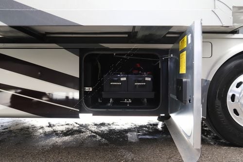 2021 Tiffin Motor Homes Allegro Red 33AA