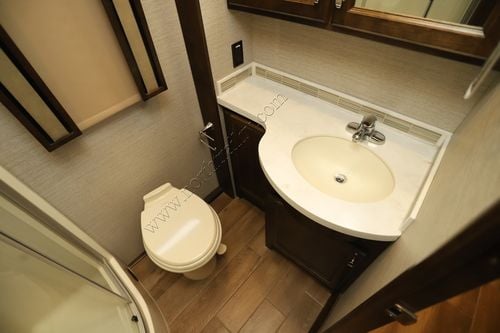 2021 Tiffin Motor Homes Allegro Red 33AA