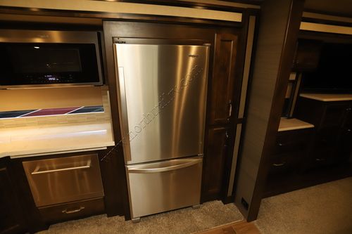 2021 Tiffin Motor Homes Allegro Red 33AA
