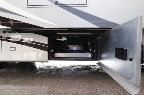 2021 Tiffin Motor Homes Allegro Red 33AA