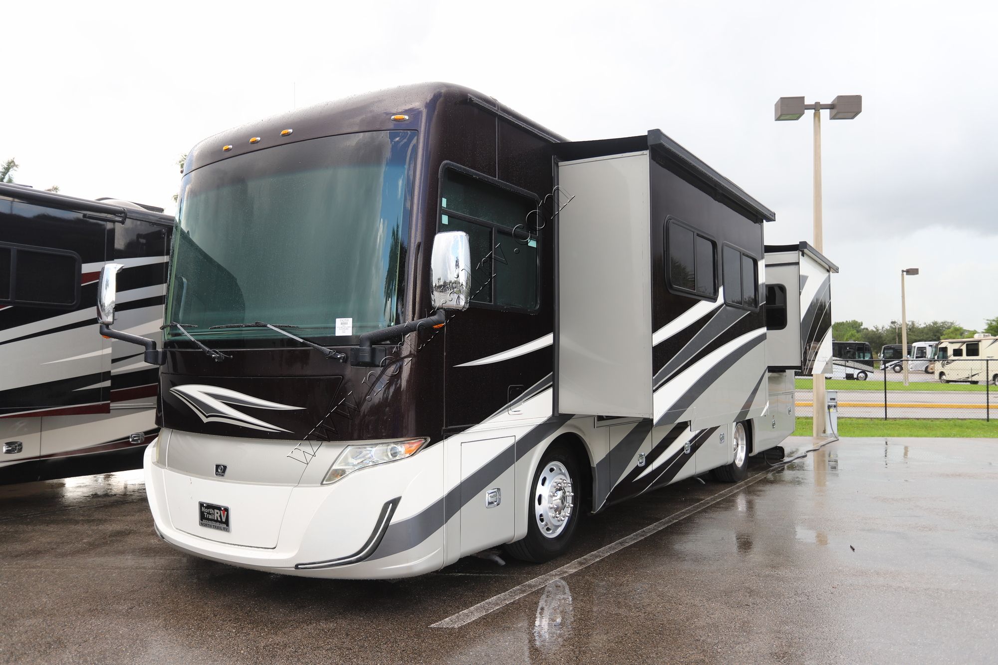 Used 2021 Tiffin Motor Homes Allegro Red 33AA Class A  For Sale
