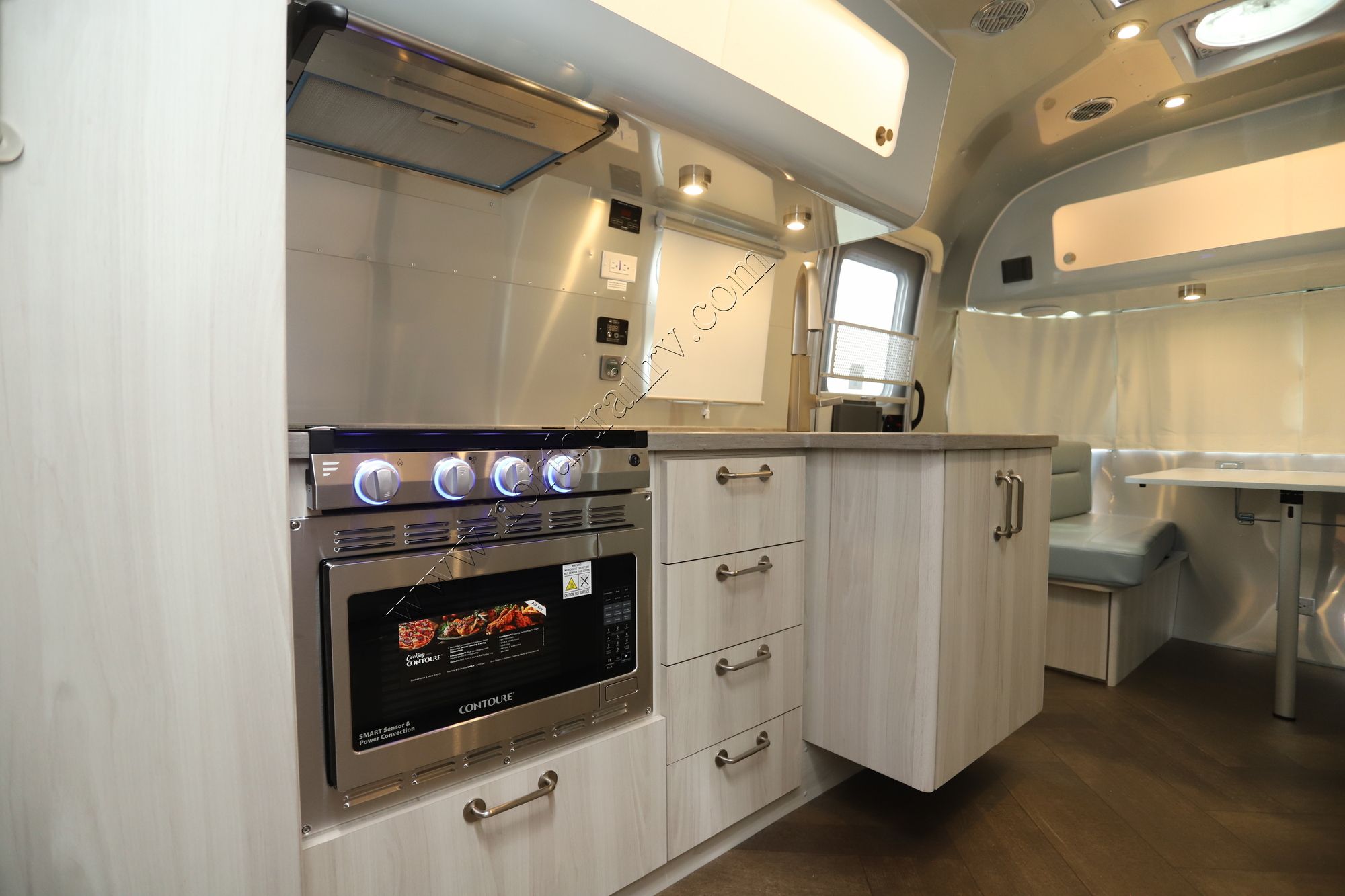 New 2026 Airstream International 27FB Travel Trailer  For Sale