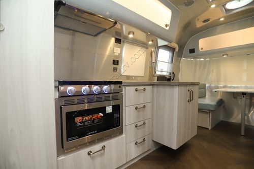 2026 Airstream International 27FB