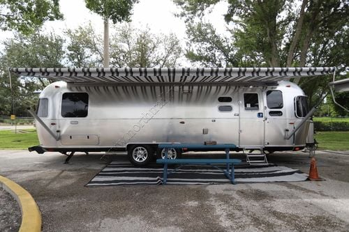 2026 Airstream Classic 30RB