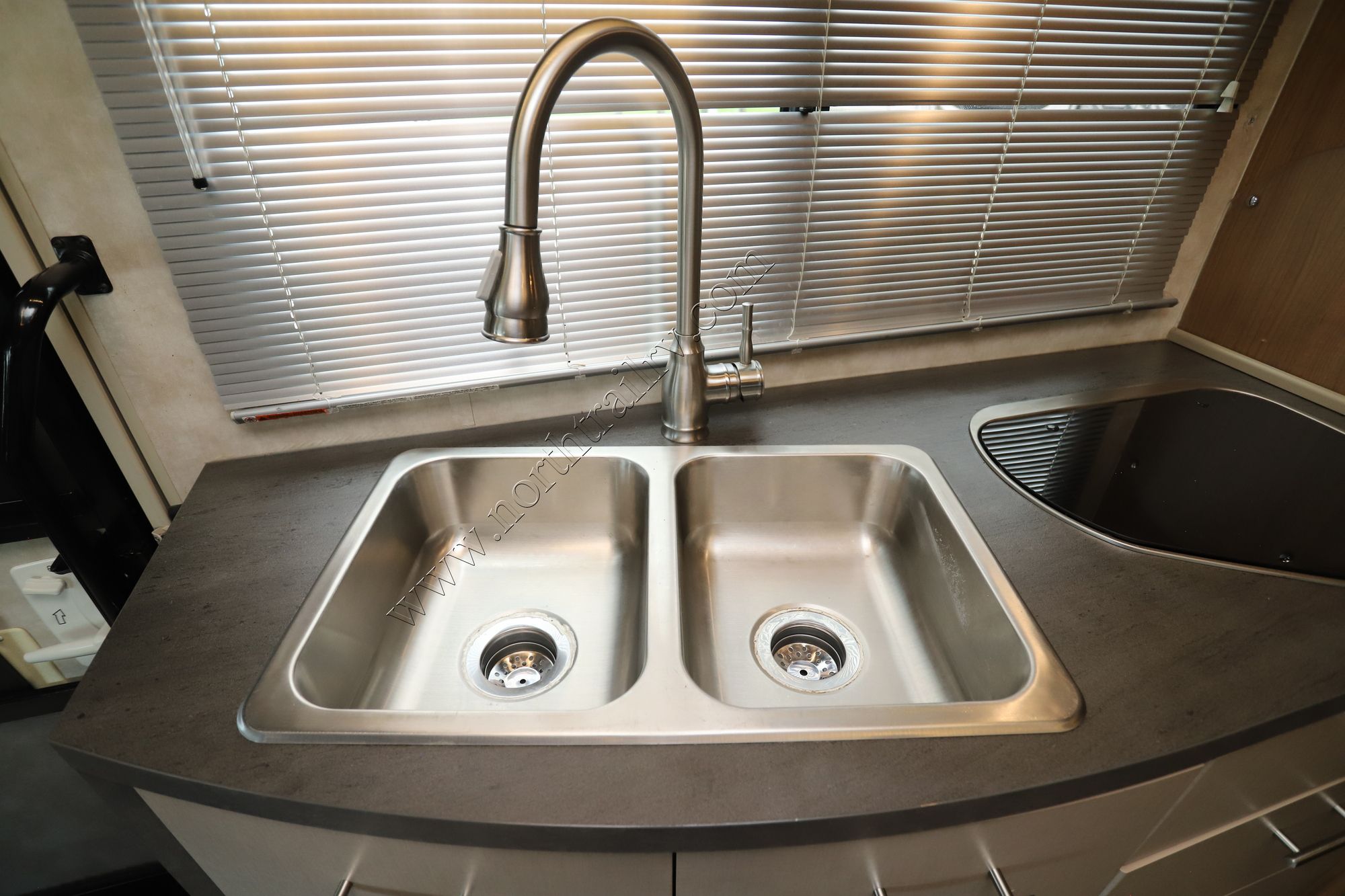 Used 2018 Winnebago View 24J Class C  For Sale