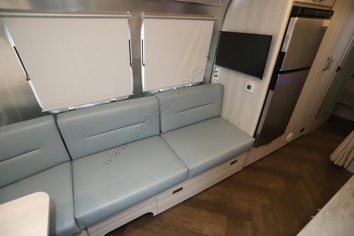 2026 Airstream International 27FB