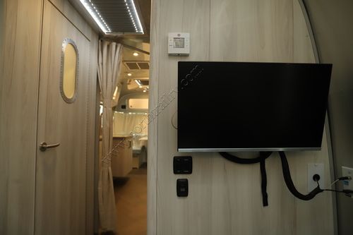 2026 Airstream International 27FB