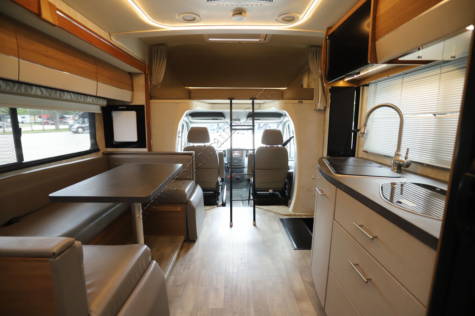 Used 2018 Winnebago View 24J Class C  For Sale