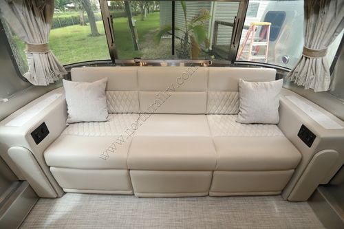2026 Airstream Classic 30RB