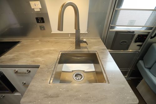 2026 Airstream International 27FB